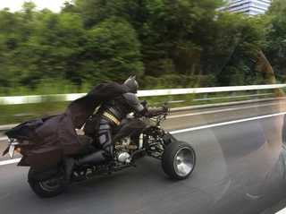 Illustration for article titled Batman Spotted on a Japanese Highway